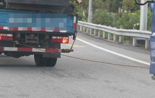 汽車趴窩別慌張！新手必學的應急處理與拖車全攻略
